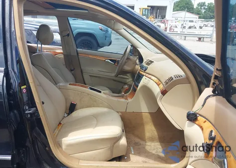 2008 Mercedes-Benz E 350 4Matic z USA, uszkodzony, nr VIN WDBUF87X78B255020